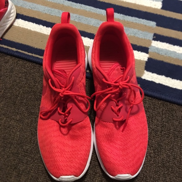 Men’s Nike Roshe (red) - Picture 2 of 5